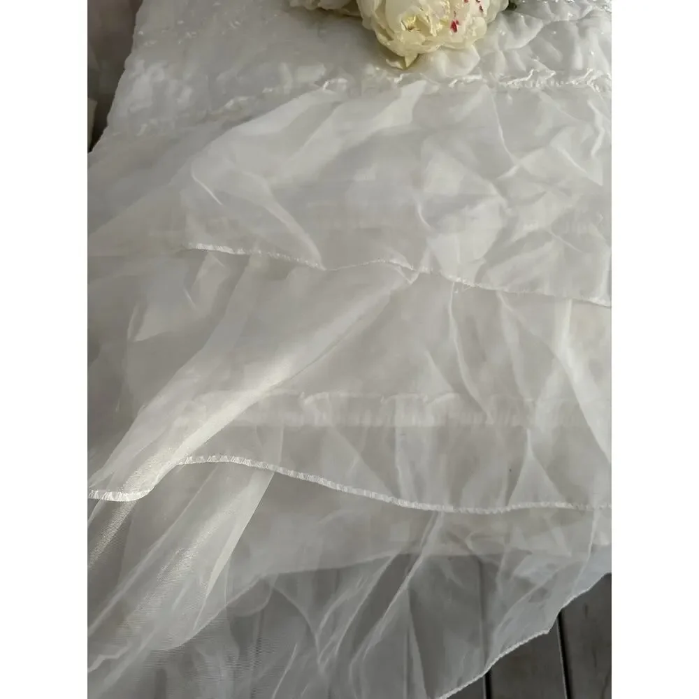 2 VTG King Pillow Sham Matelasse 100% Cotton Fleur De Lis Scalloped Cottage Core
